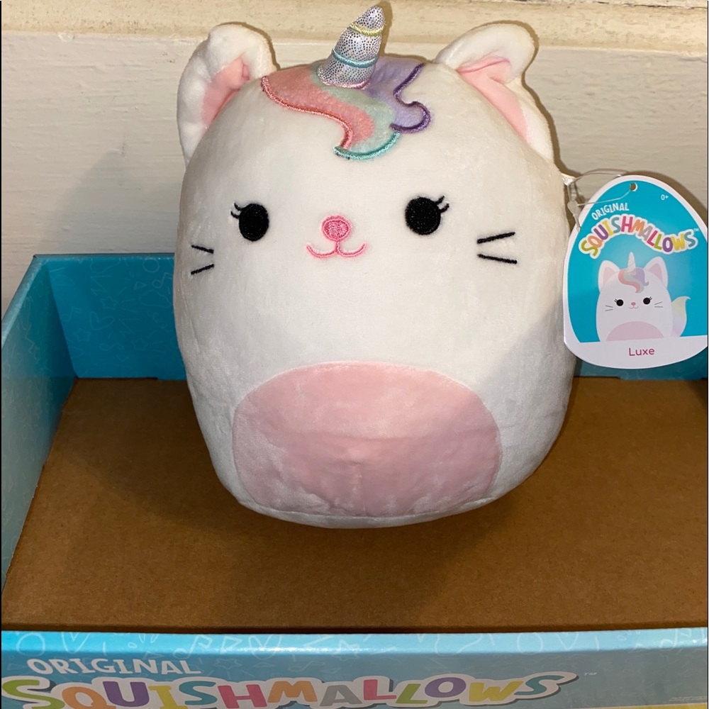Squishmallow Luxe the cat